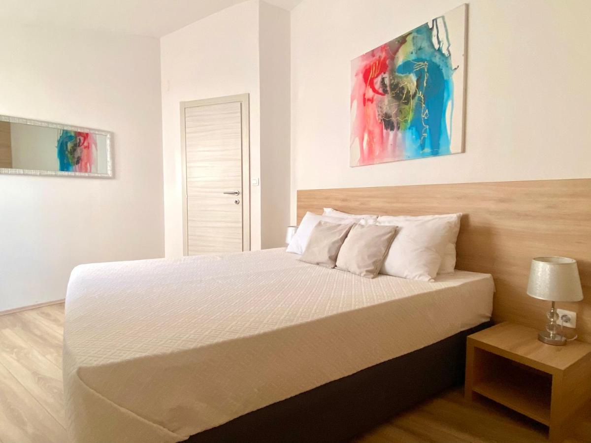 Golden Apartments Жаборич Екстериор снимка
