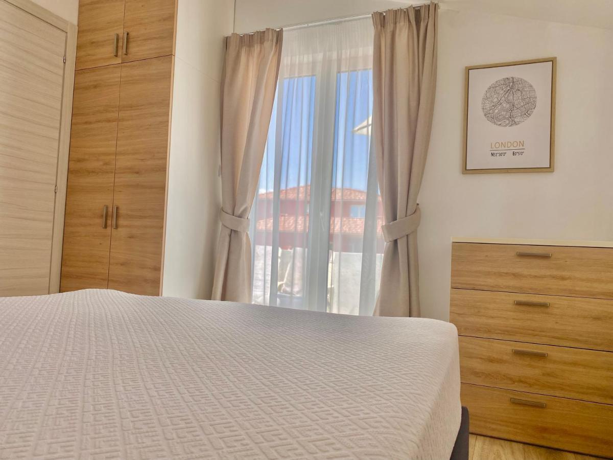 Golden Apartments Жаборич Екстериор снимка