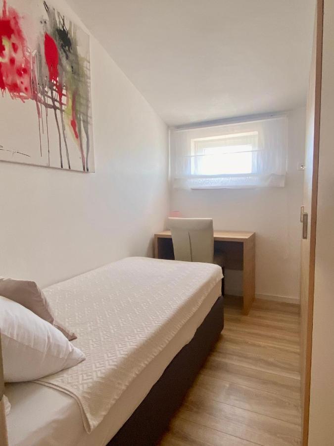 Golden Apartments Жаборич Екстериор снимка