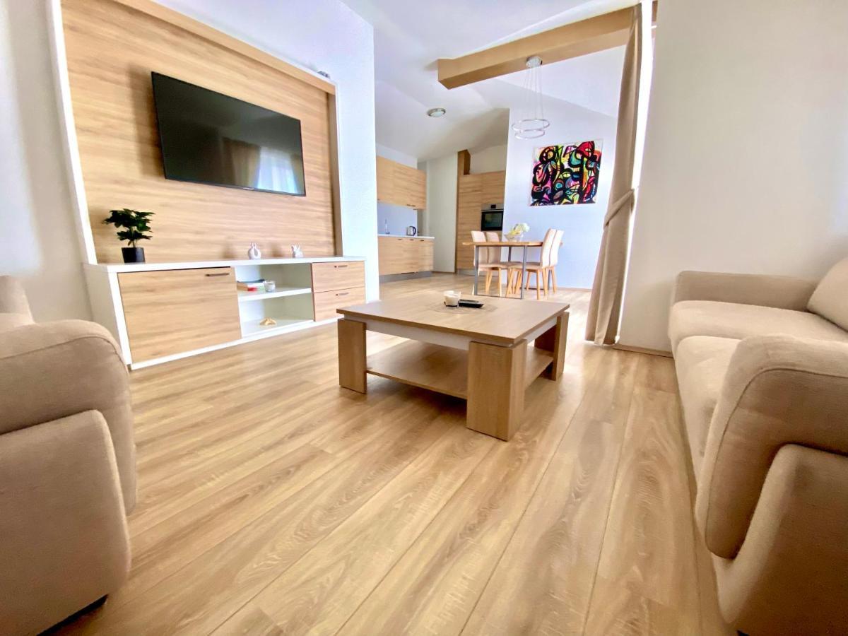 Golden Apartments Жаборич Екстериор снимка