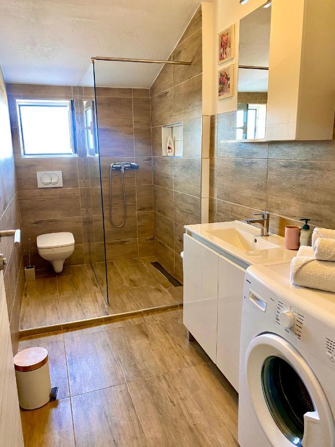 Golden Apartments Жаборич Екстериор снимка